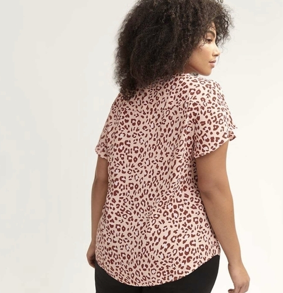 Penningtons V-Neck Blouse with Button Front Size 1X - Picture 3 of 12